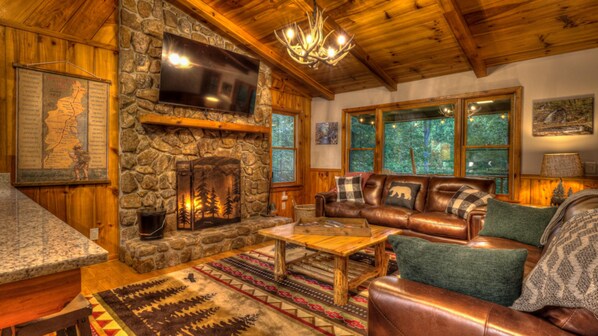 Cabin, 3 Bedrooms | Living room