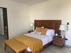 4 bedrooms, in-room safe, iron/ironing board, free WiFi - Fantastic modern House on Beautiful private community! (Mérida)