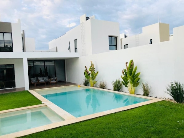 Pool - Fantastic modern House on Beautiful private community! (Mérida)