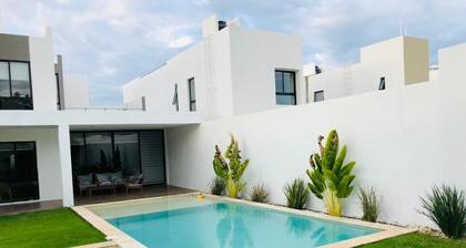 Fantastic modern House on Beautiful private community!