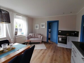 TV, books - Vacation joyBiedermann vacation apartment Saphir (Bad Schandau OT Ostrau)