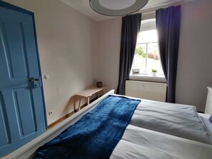 2 habitaciones, cuna de viaje, wifi y ropa de cama 