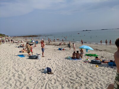 Spacious neo Breton 1 km from the beach