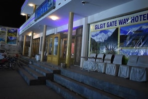 Front of property – evening/night - Gilgit Gateway Hotel (Gilgit)
