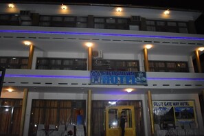 Front of property – evening/night - Gilgit Gateway Hotel (Gilgit)