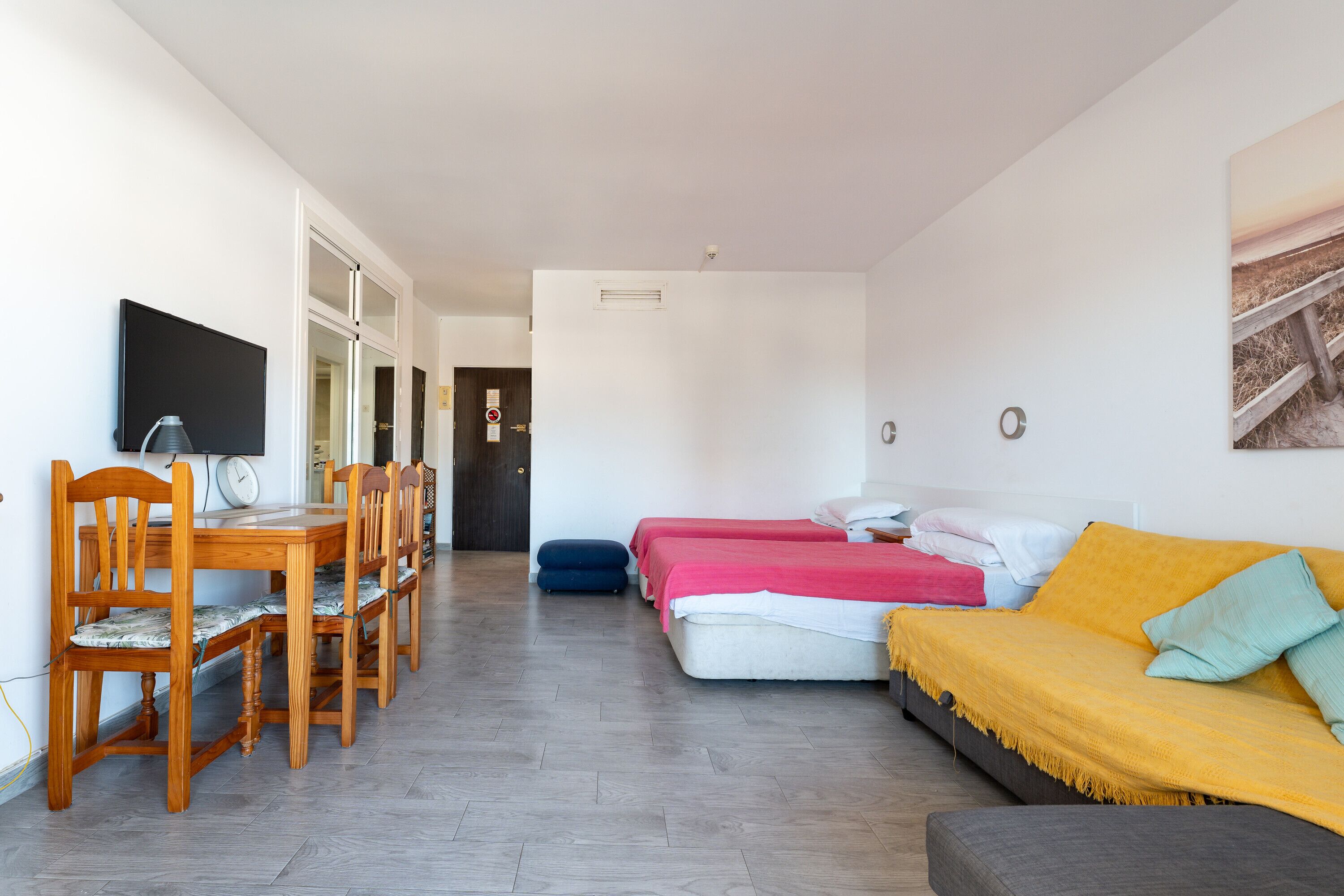 1 chambre, fer et planche à repasser, Wi-Fi gratuit, draps fournis