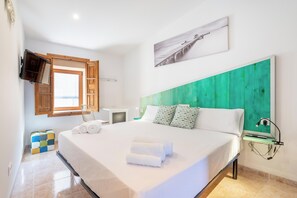 3 chambres, fer et planche à repasser, Wi-Fi gratuit, draps fournis