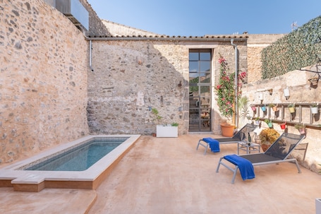 Piscine. Maison de vacances Cas Solleric avec piscine, balcon, climatisation et Wi-Fi