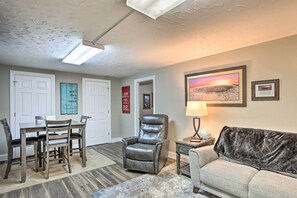 TV, books - Walk to Main St: Sturgis Apt w/ Grill! (Sturgis)