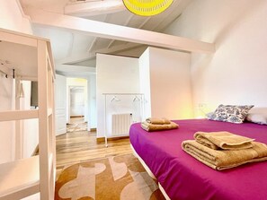 4 bedrooms, desk, iron/ironing board, travel cot