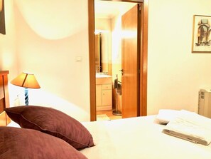 2 Schlafzimmer, Bügeleisen/Bügelbrett, Reisekinderbett, WLAN