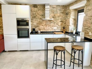 Fridge, microwave, oven, dishwasher - The Cliffs - Galleon Amieiro (O Vicedo)