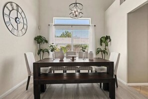 Dining -  ❤️New 4BR/3Ba with Pool, 9 miles to LV Strip! (Henderson)