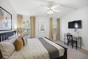 3 bedrooms, iron/ironing board, WiFi - Great North Austin Location by AustinGetaways! (Austin)