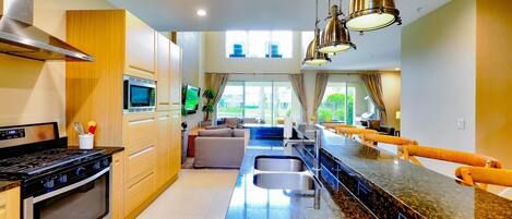 Casa (BEAUTIFUL Townhome OVERLOOKING THE LA) | Cucina privata