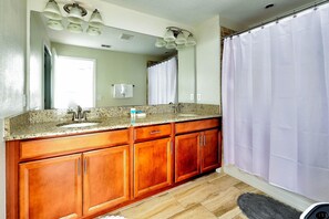Ferienhaus (Storey Lake Resort all amenities incl) | Badezimmer | Handtücher
