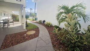 Studio (Studio with full bed near the beach!!) | Property grounds