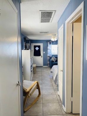 Room - Studio With Full bed Near the Beach!! (Cocoa Beach)