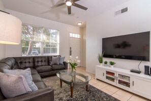 House (Venetian Bay Community, pools, spa, b) | Living room