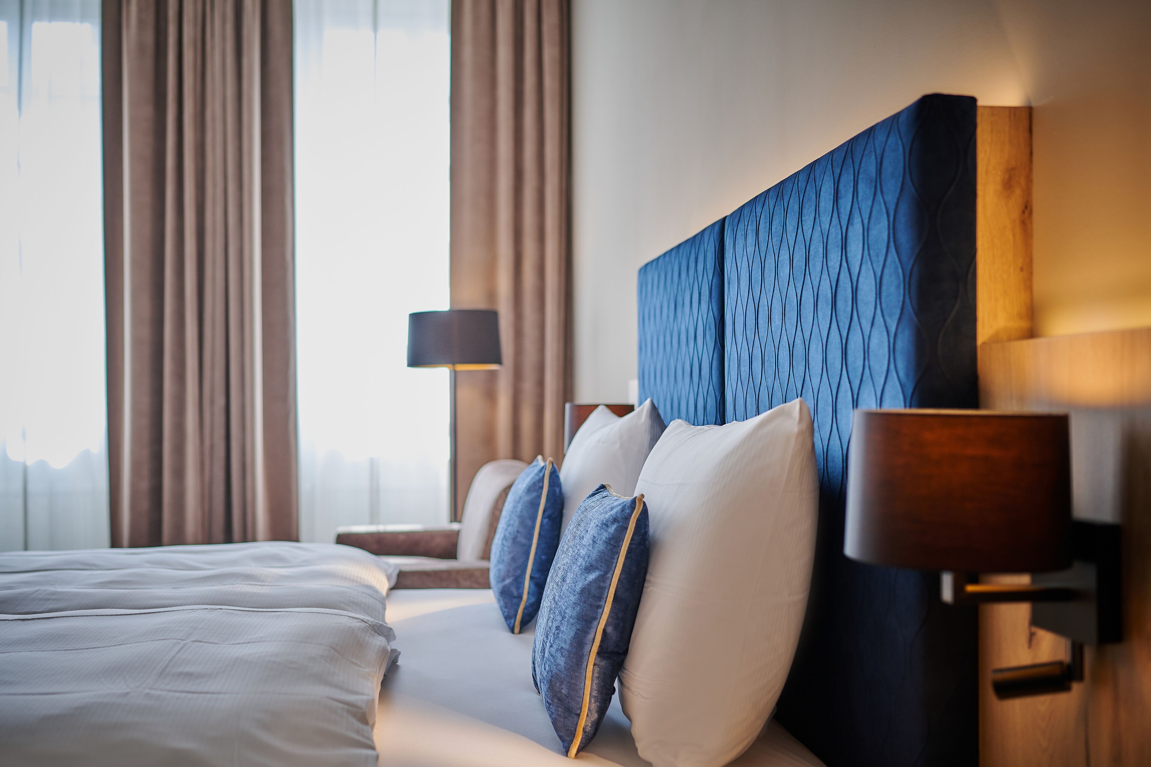 standard double room, 1 queen bed, private bathroom | 1 bedroom, premium bedding, down duvets, minibar