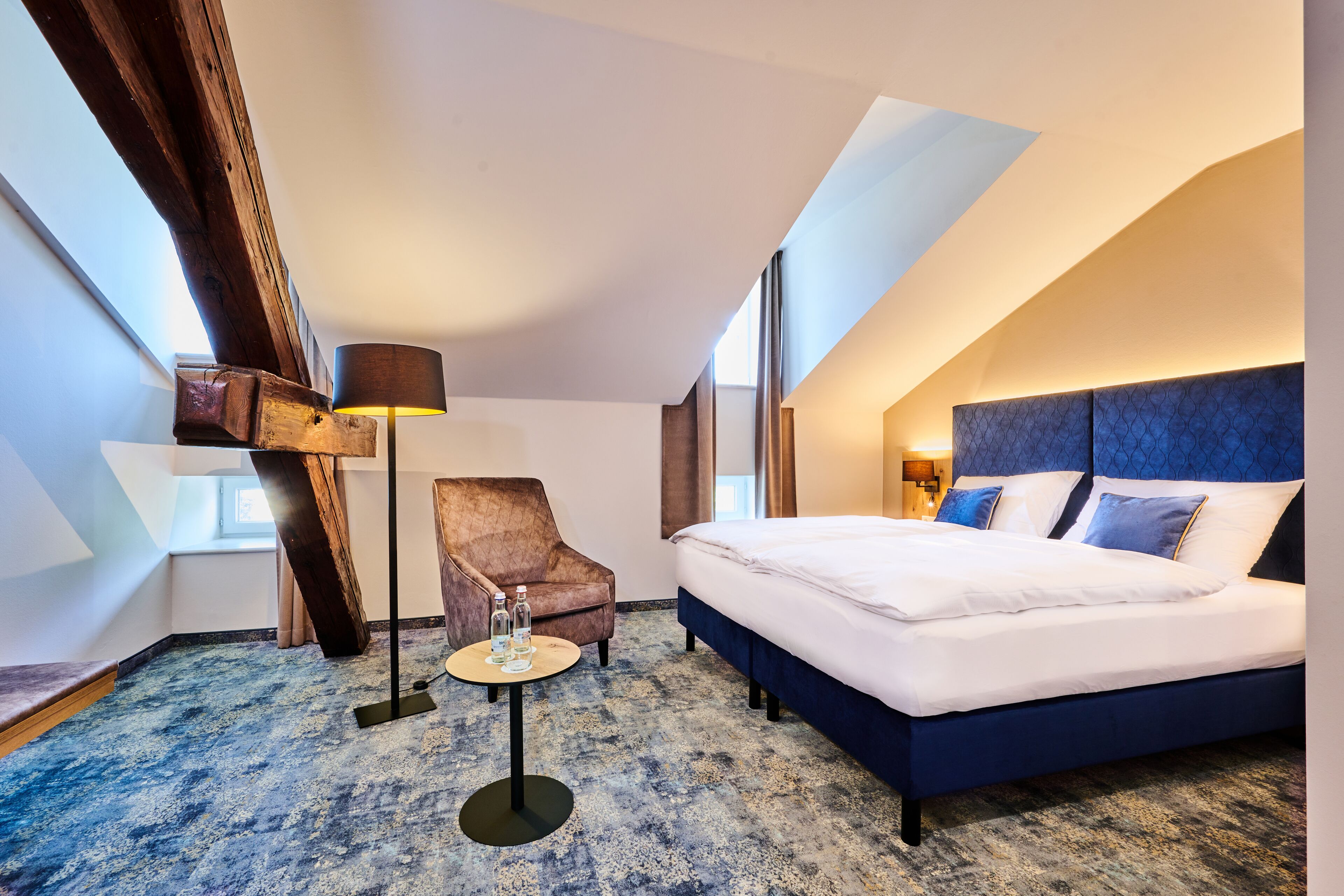 standard double room, 1 queen bed, private bathroom | 1 bedroom, premium bedding, down duvets, minibar