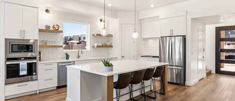 Maison mitoyenne, 6 chambres | Cuisine privée