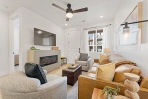 Condo, 3 Bedrooms | Living area | Smart TV