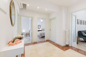 2 habitaciones, tabla de planchar con plancha y wifi