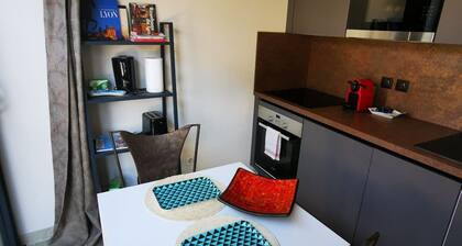 Studio tranquille tout confort avec terrasse !