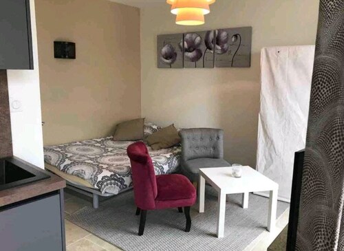 Studio tranquille tout confort avec terrasse !