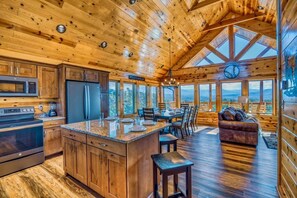 Fridge, microwave, oven, stovetop - Perfect Smoky Getaway w/ Hot Tub, Cinema, Arcade! (Sevierville)