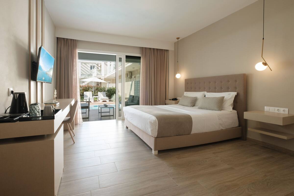 Chambre Supérieure, piscine privée | Literie de qualité supérieure, coffres-forts dans les chambres
