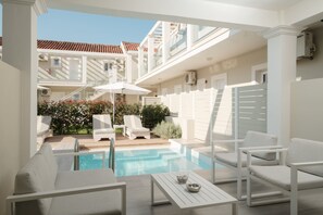 Habitación superior, piscina privada | Terraza o patio