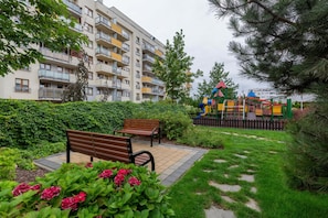 Children’s area - Skoroszewska 5A Warszawa | Classic Apartment | Balcony | Parking (Warszawa)