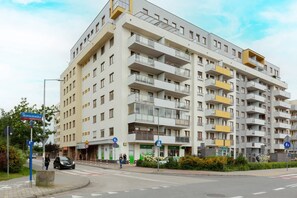 Exterior - Skoroszewska 5A Warszawa | Classic Apartment | Balcony | Parking (Warszawa)