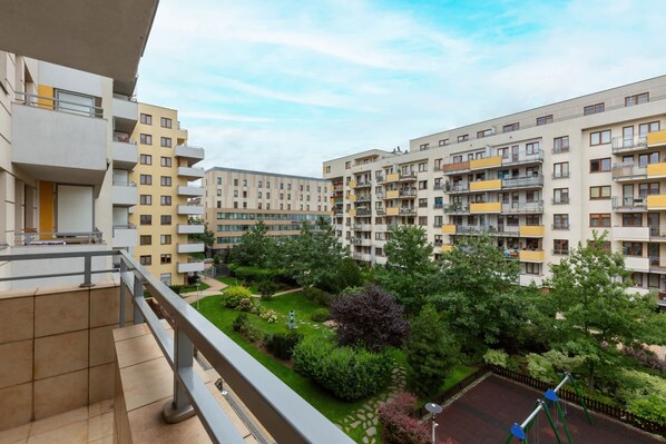 Property grounds - Skoroszewska 5A Warszawa | Classic Apartment | Balcony | Parking (Warszawa)