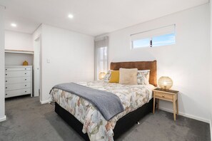 3 chambres, bureau, fer et planche à repasser, Wi-Fi gratuit