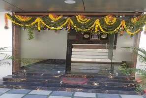 Reception - Hotel Grand (Vadodara)