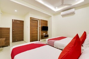 Double Bed AC Room | Free WiFi, bed sheets - Hotel Grand (Vadodara)