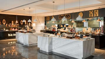 2 restaurants, lunch, dinner served; Indian cuisine