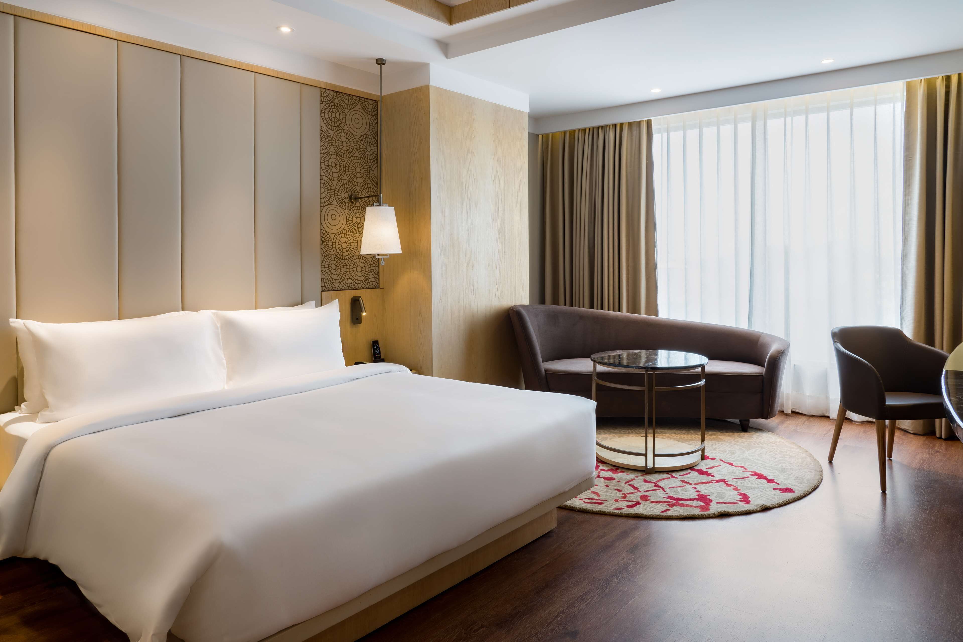 Minibar, in-room safe, desk, laptop workspace