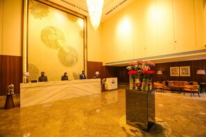 Lobby - Radisson Bhopal (Bhopal)
