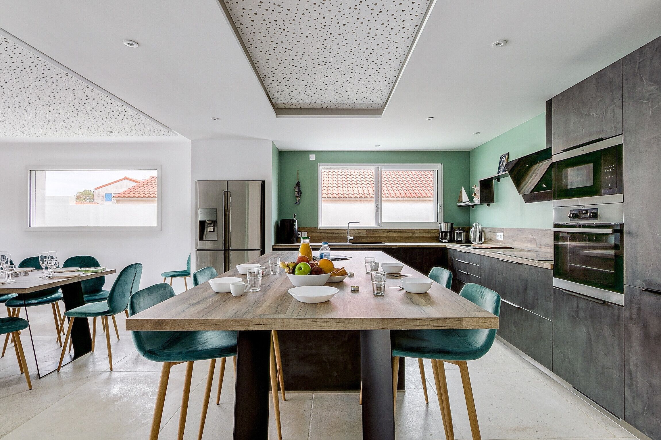 Refrigerador, microondas, horno y lavavajillas 