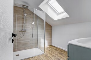 Bathtub, hair dryer - Magnificent villa for large family with swimming pool (La Barre-de-Monts)