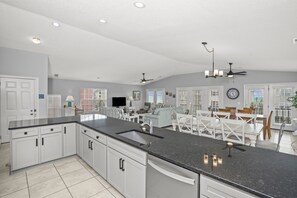 Interior - Awesome Views 7 Bedrooms Second Row (Garden City Beach)