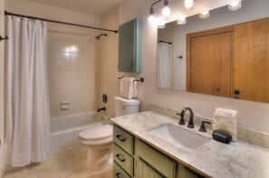 Combined shower/tub, hair dryer, towels - Treetop Overlook | Trails, Golf, Pool & Hot Tub - Near Town (Durango)