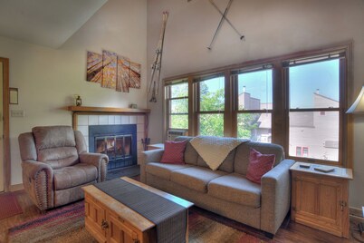 Treetop Overlook (#33) | Pool & HotTub - By FLC, Town, Trails & Golf