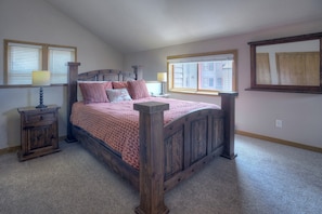 2 bedrooms, iron/ironing board, free WiFi, bed sheets - The Blue Bear | Trails, Golf, Pool & Hot Tub - Near Town (Durango)