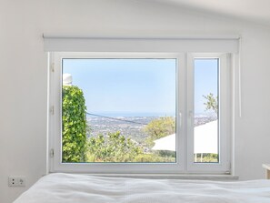 4 多间卧室、熨斗/熨衣板、旅行婴儿床、WiFi