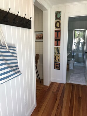 Interior - Beautiful York Beach home with relaxing porch for gatherings (York)